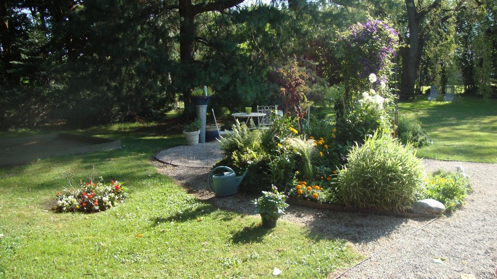 Bed and Breakfast Le Venay Frontenaud Екстер'єр фото