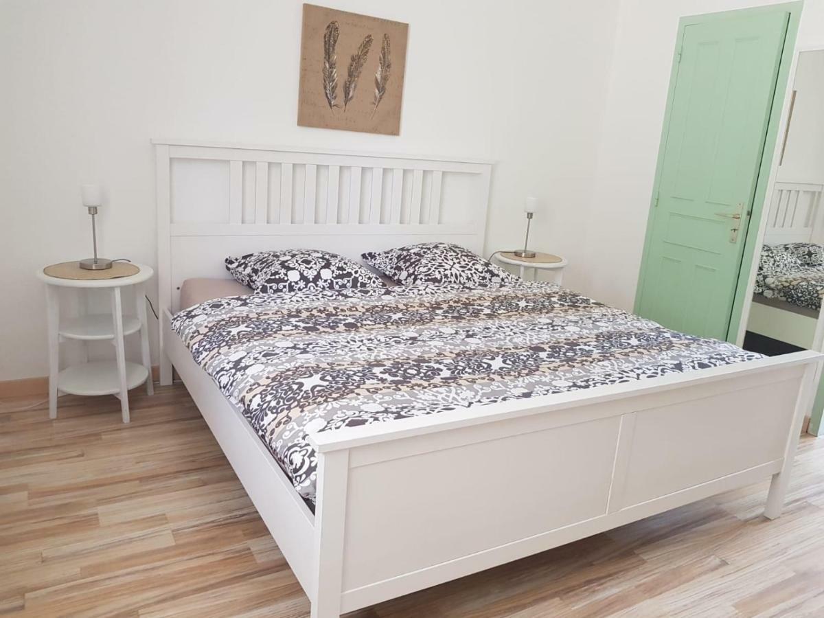 Bed and Breakfast Le Venay Frontenaud Екстер'єр фото